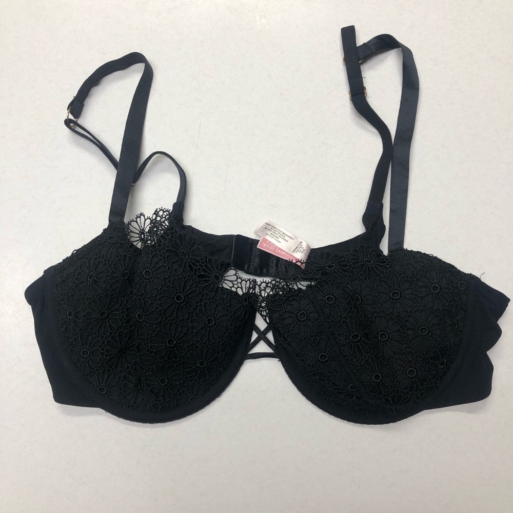 VS “very sexy” bra